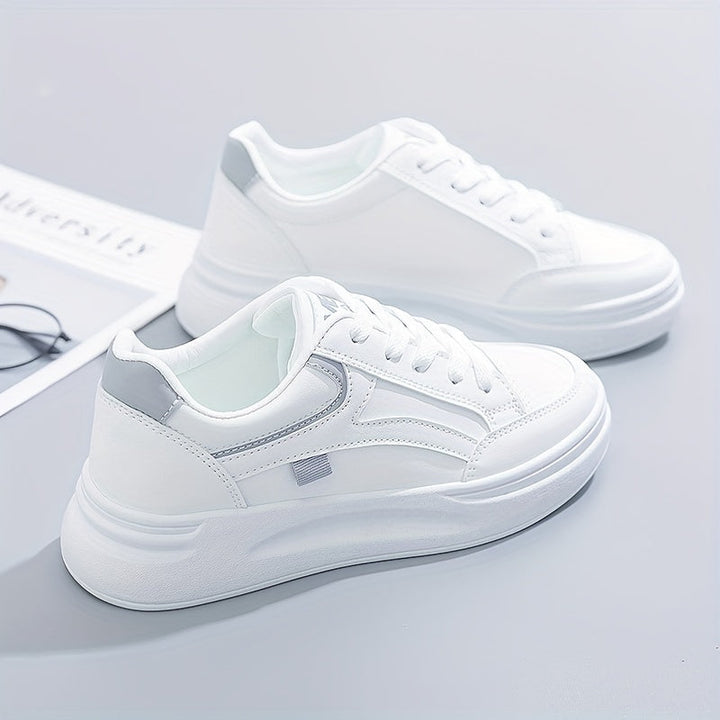 Sikkes fehér sneaker könnyű kényelemmel