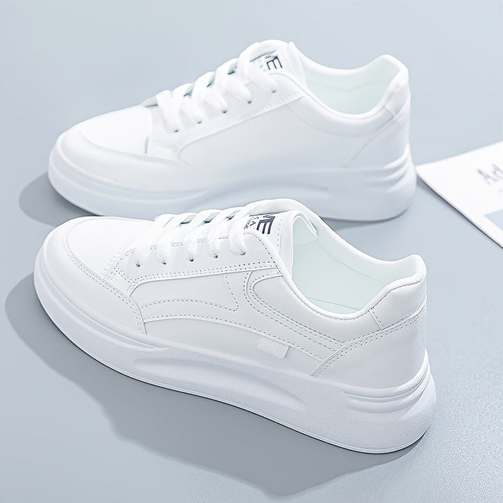 Sikkes fehér sneaker könnyű kényelemmel