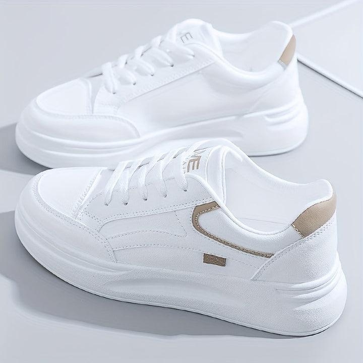 Sikkes fehér sneaker könnyű kényelemmel