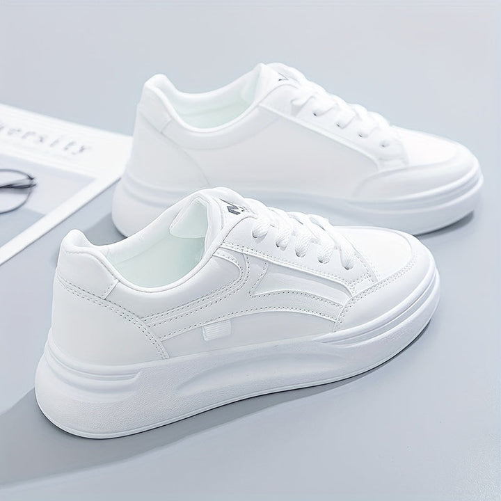 Sikkes fehér sneaker könnyű kényelemmel
