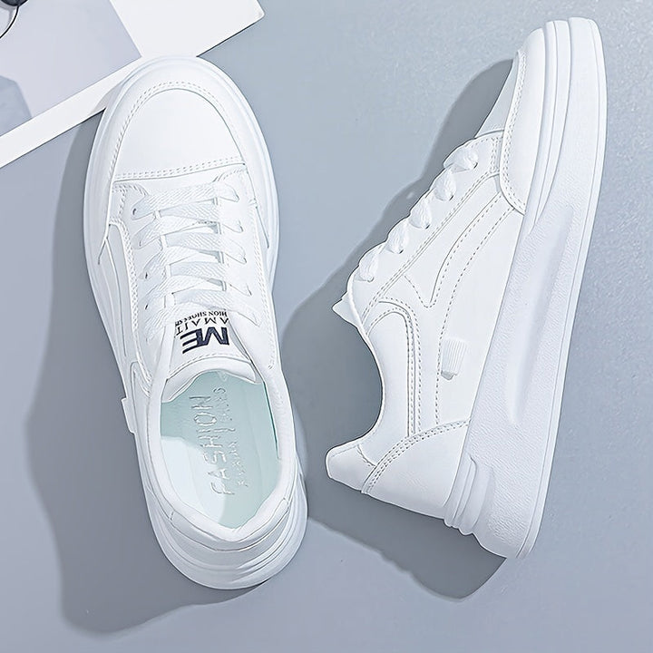 Sikkes fehér sneaker könnyű kényelemmel