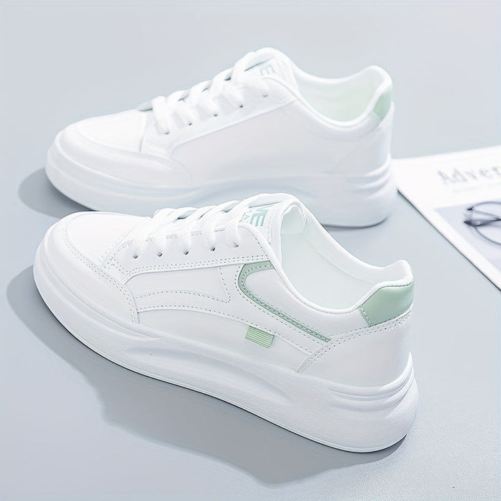 Sikkes fehér sneaker könnyű kényelemmel