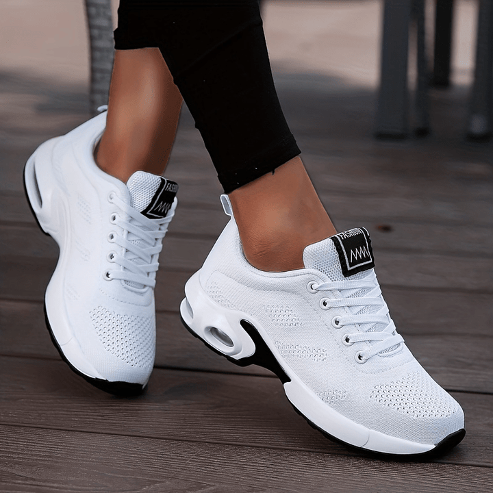 Szellőző, párnázott, csúszásmentes sneaker