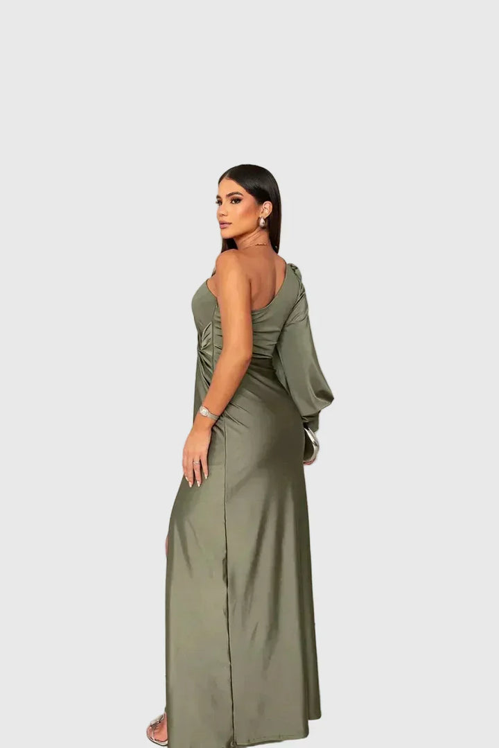 Magdolna | Elegáns, lágyan omló maxiruha estére